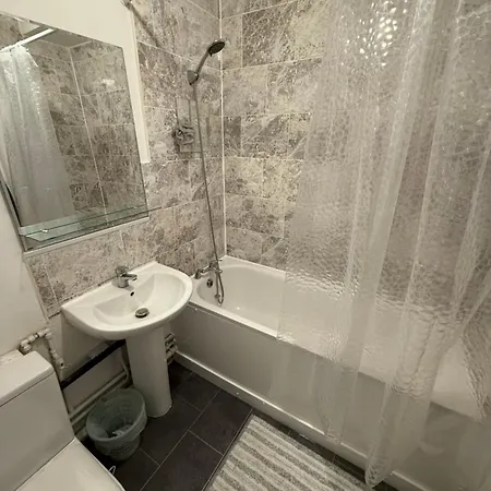 Cosy Victorian Guest Room Londen Buitenkant foto